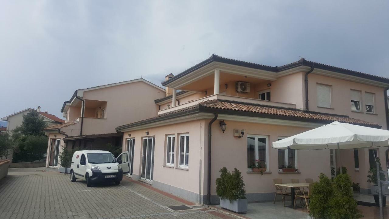 Apartment Dora Rijeka Buitenkant foto